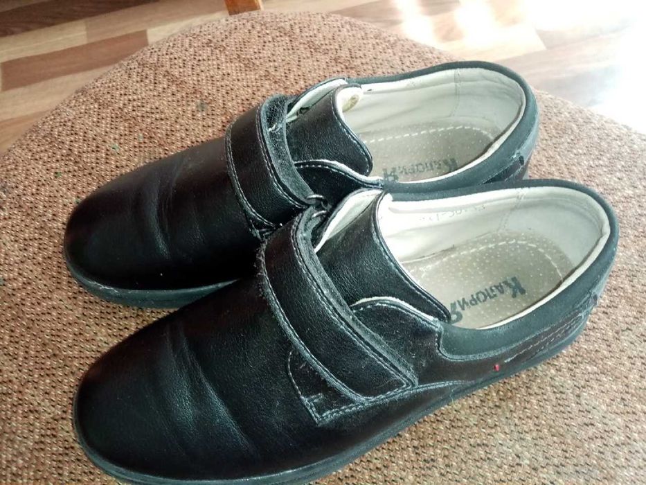 Продам обувь на школьника не дорого