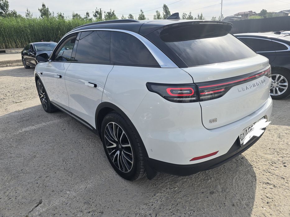 Продется LEAPMOTOR C11 EV 2023 года полный фулл