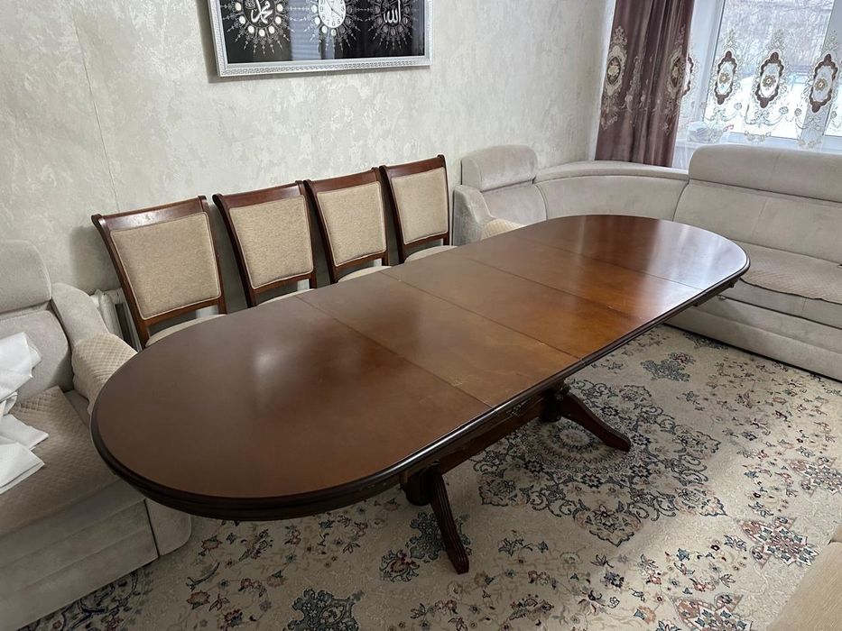 Стол для гостиной