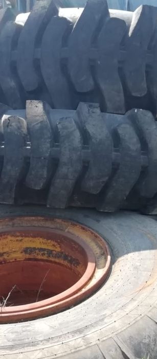 Продам шины крупногабаритные.