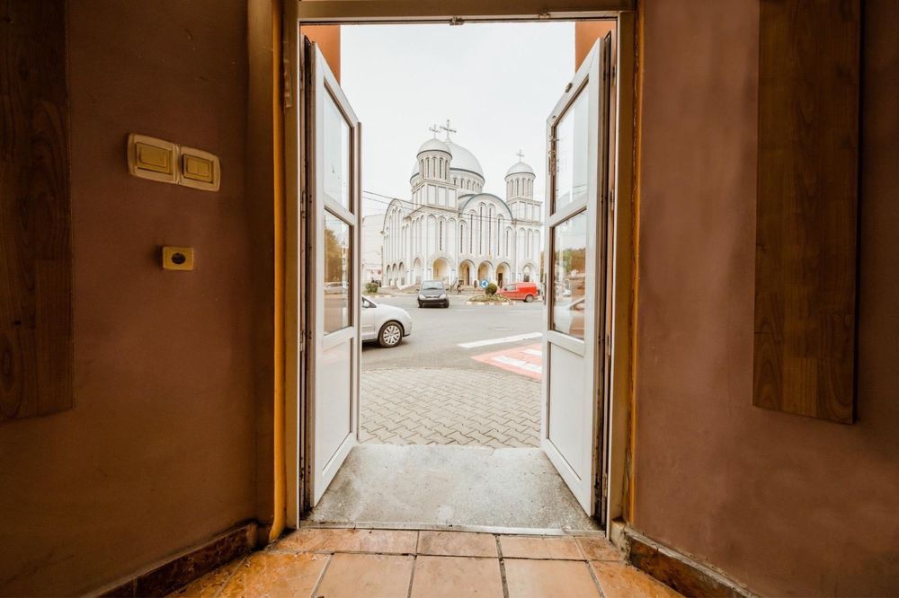 Vand cladire ultracentrala / spatii comerciale