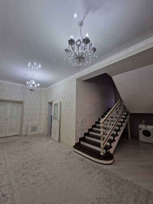 Двухэтажный Дом 8 комнатный