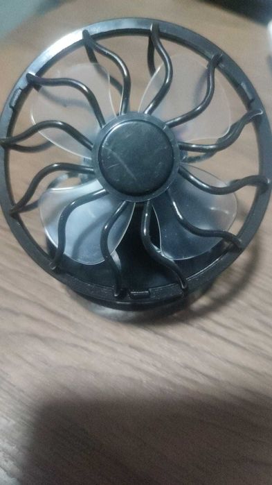 Ventilator solar portabil sapca