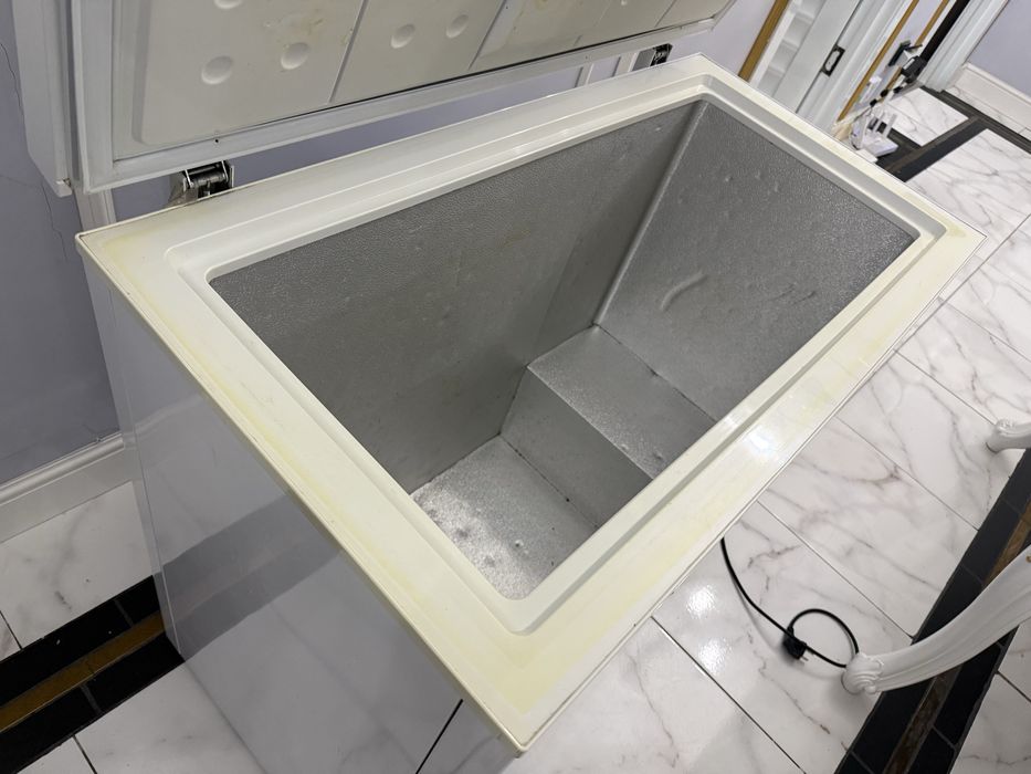 Продам морозильник Мидея