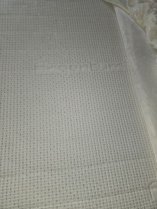 Продавам единично легло