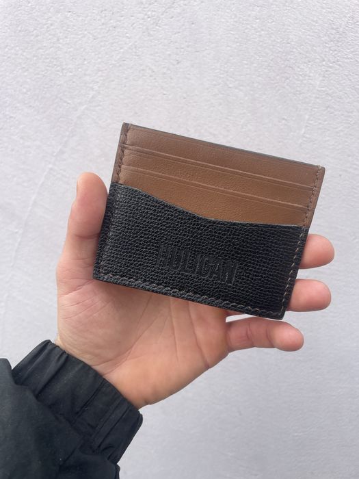 Port card din piele naturala lucrat manual