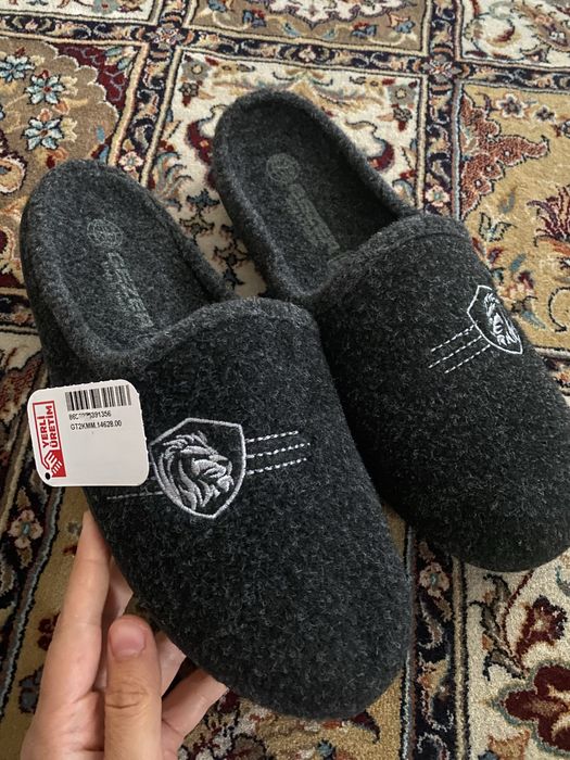 Мужская тапочка