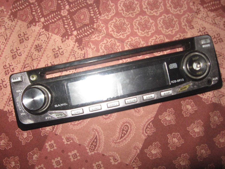 панели за  авто  радио касетофони и  плеъри