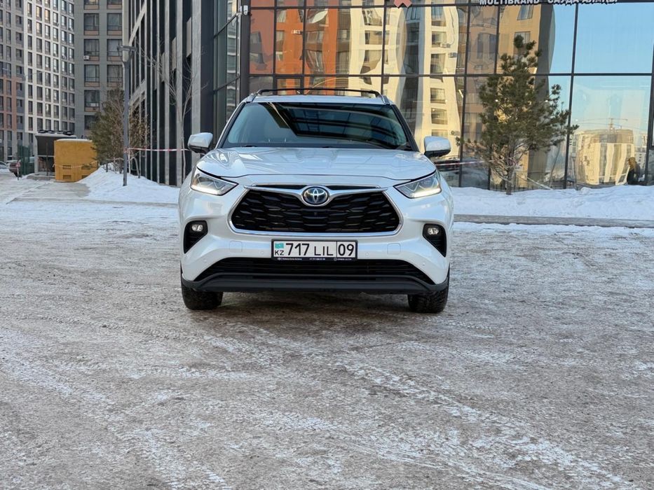 Toyota highlander gibrid 2024 года