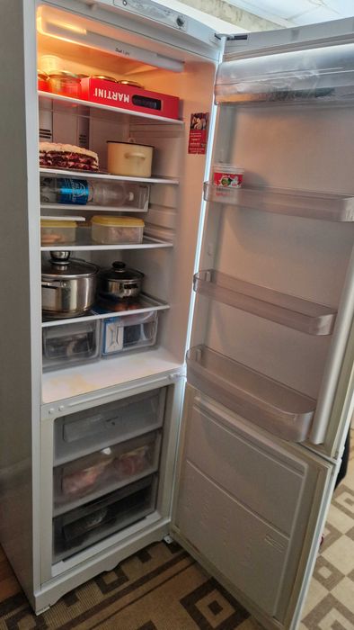 Продается холодильник