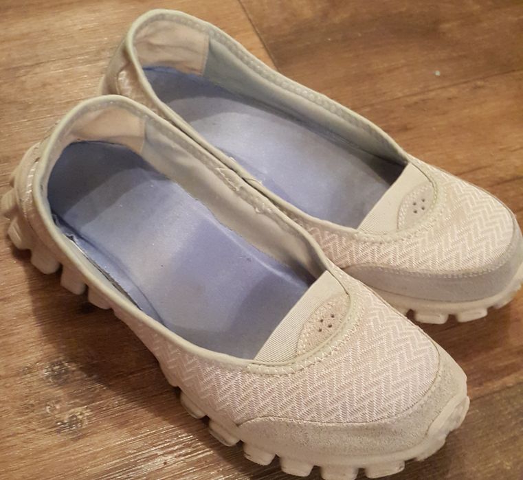 Обувь для девочки  ,кроссовки,кеды и т. д