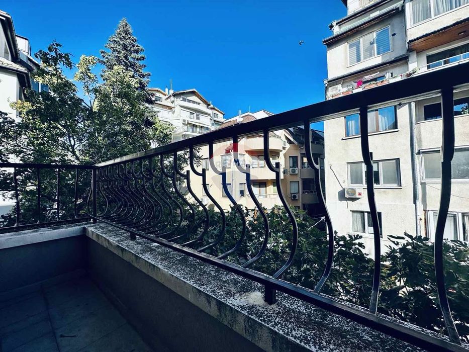 Продава се Тристаен апартамент в Варна, Бриз - 108 кв.м за 1843 €/кв.м - Снимка #6