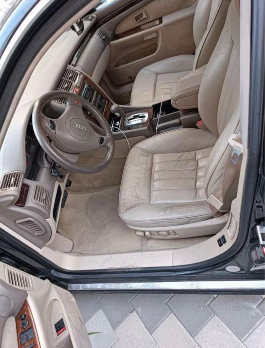 Se vinde audi A8 3.7 benzina rog sa nu deranjati inutil. Pretul este in roni