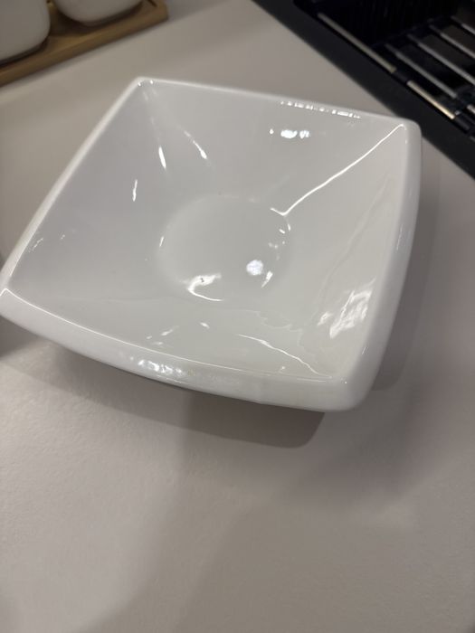 Продам посуду ( тарелки белые)