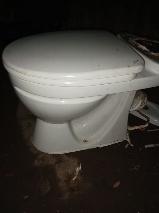 Унитазы раковины б/у в отличном состоянии