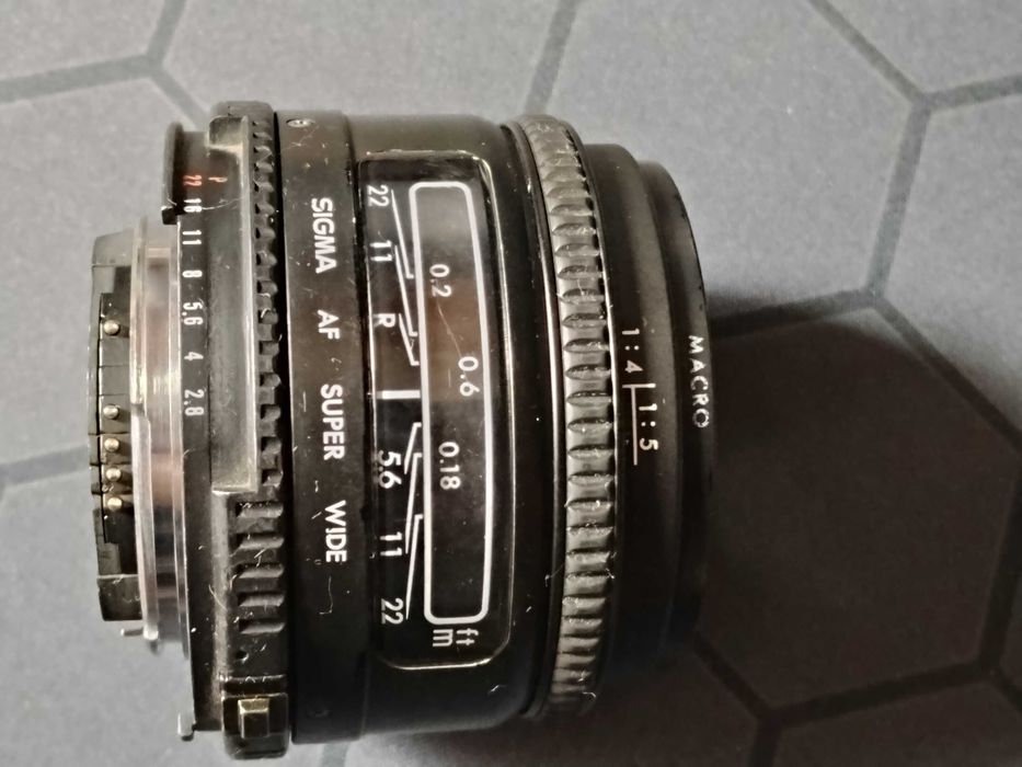 Объектив для Nikon 24 mm Sigma