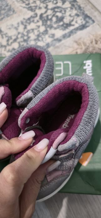 Продам детскую обувь весна-осень