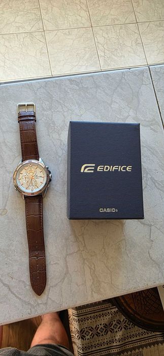 Часовник Casio Edifise