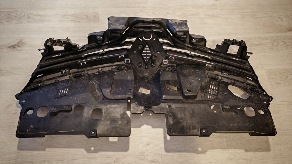 Grilă radiator Renault Clio 4 2017