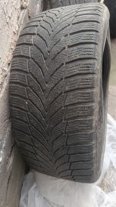 Nexen 245/45/18 зимная резина