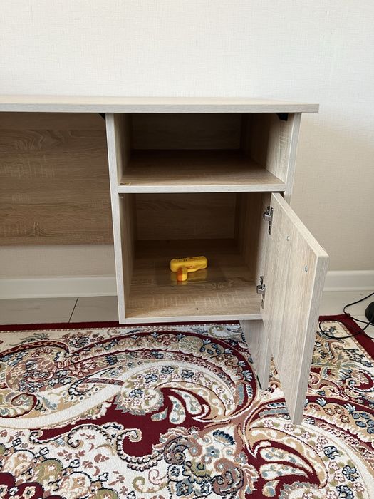 Рабочий компьютерный стол