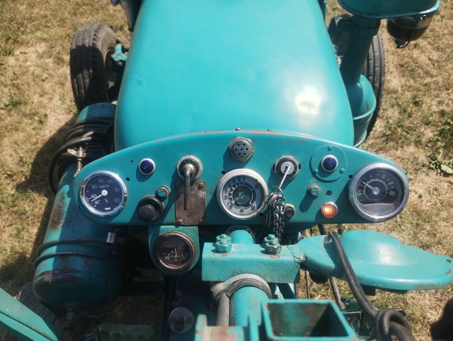 Трактор Зетор Zetor 25