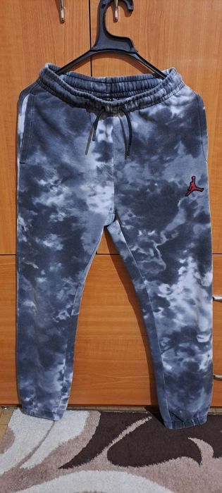 Vând pantaloni Jordan originali pt copiii, băieți