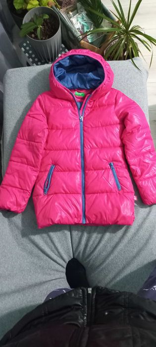 Дебело детско яке Benetton за 140см. ръст, за 8-9 години.