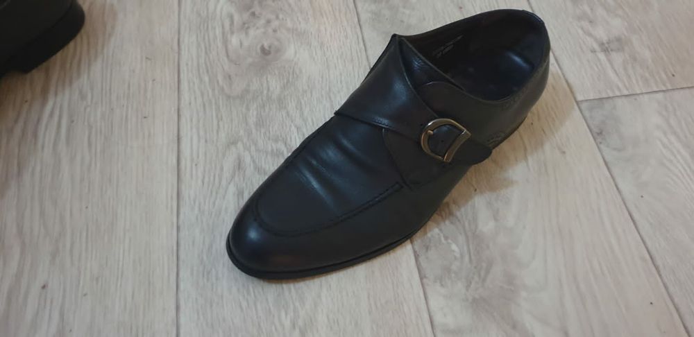 Продам мужские туфли кожаные