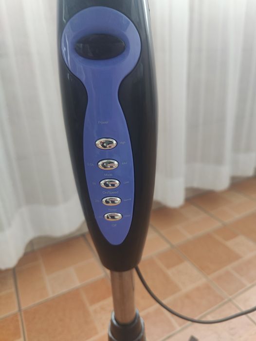 Ventilator cu picior