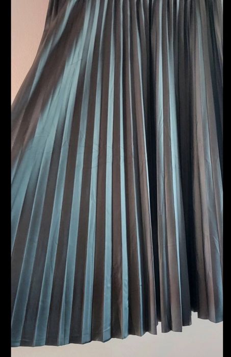 Fusta plisata imitație de piele