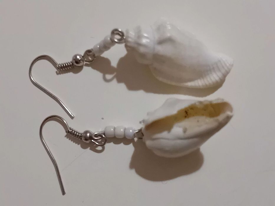 Обици от морски щипки и стъклени синци