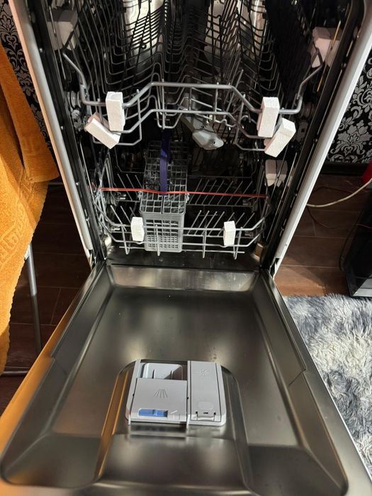 Продам посудомоечную машину