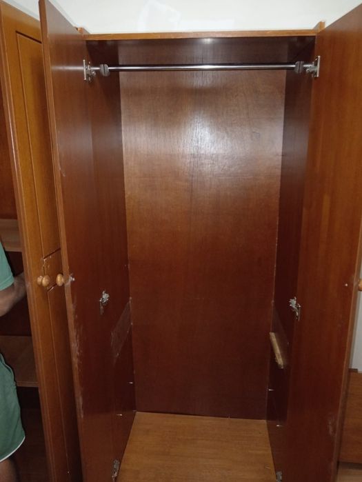 Срочно продаётся шифонер,тумба для тв