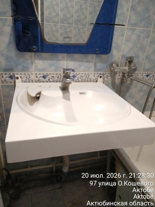 Продам ванну и раковина наставная
