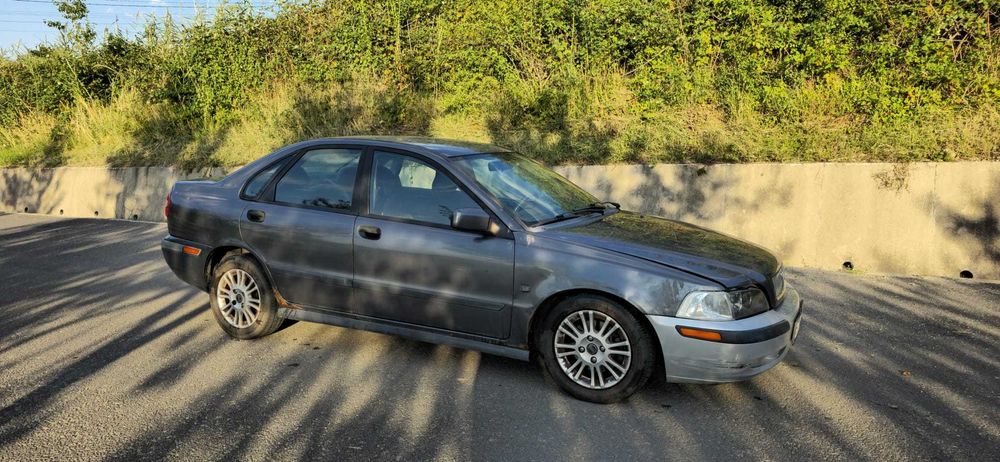 Stunning 2002 Volvo S40 Wagon Pictures