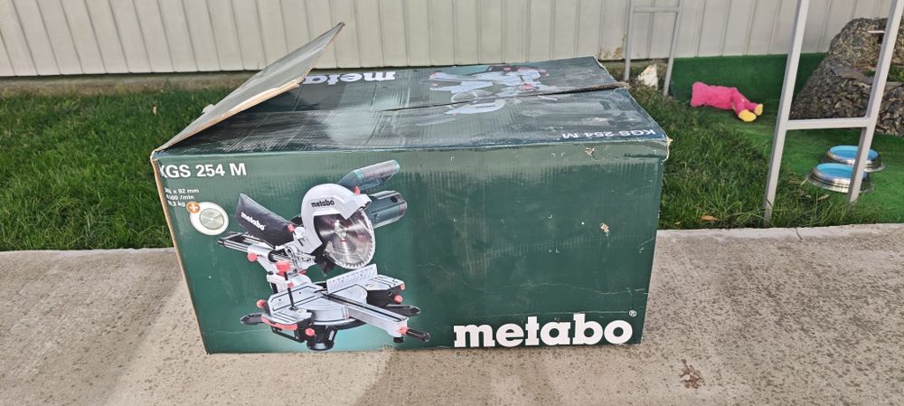 Circular unghiular METABO.