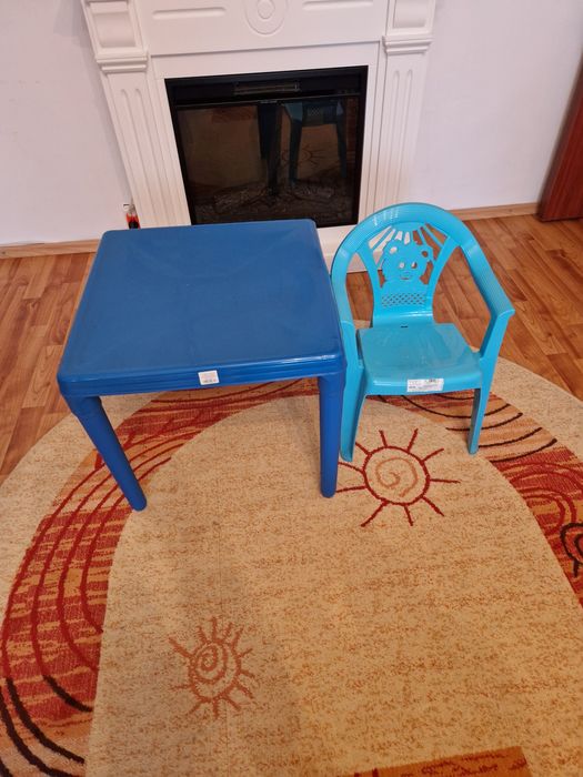 Trotinetă și măsuță cu scăunel copii