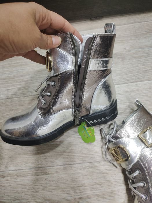 Продам обувь для девочки