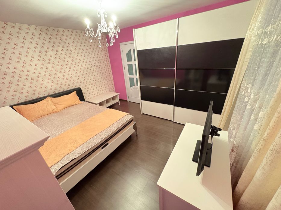 Apartament cu 3 camere in zona Berceni (Straja)