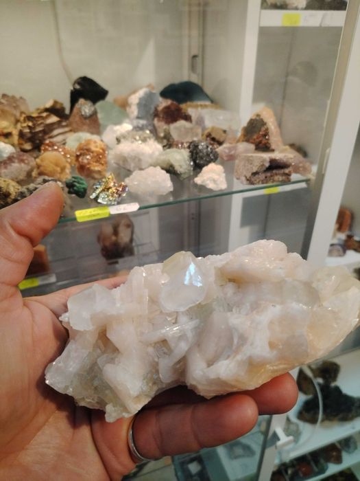 Страхотен апофилит със стилбит от Индия,