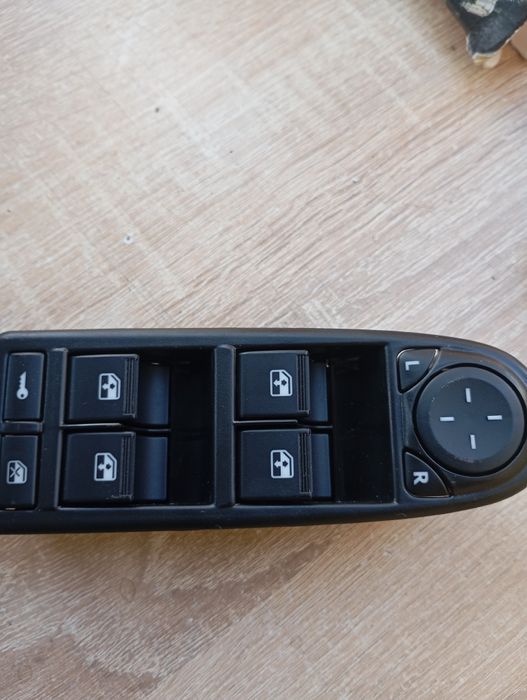 Stiklapadyomnik Lada