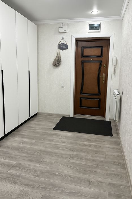 Продам трехкомнатную квартиру