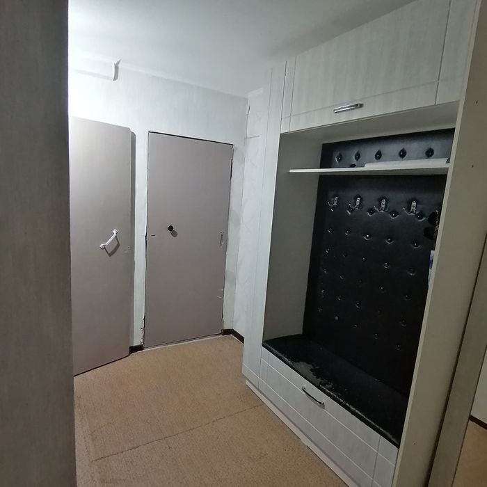 Продам кровать, комод, тумбу.