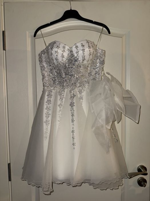 Официални рокли .