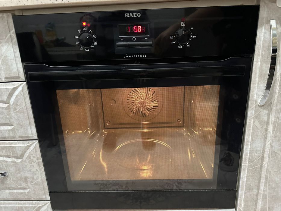 Фурна за вграждане AEG