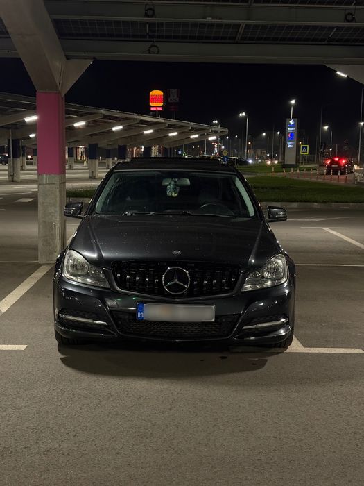Mercedes C200 W204 Facelift
An Fabricatie 10/2012 
Km reali si verific