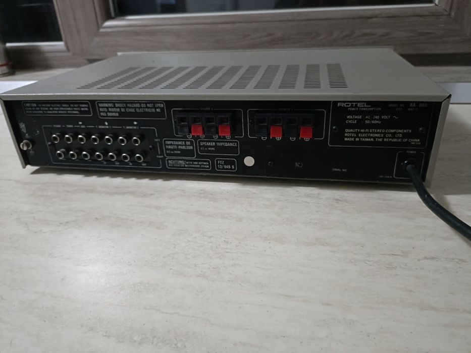 Rotel RA 860, amplificator stereo dual mono, sunet audiofil, VU metre ...
