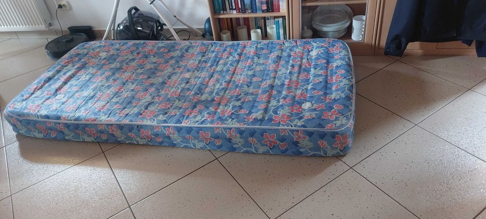 Saltea 90 x 200 stare buna