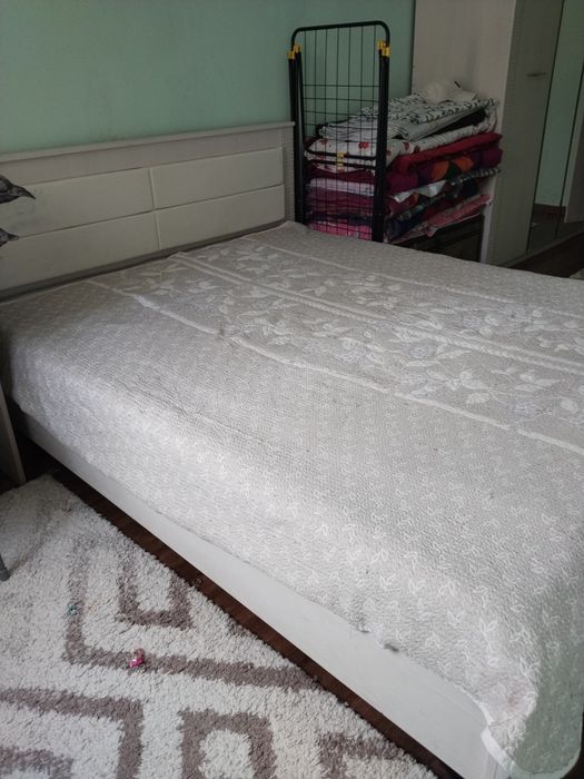 Спальный кровать